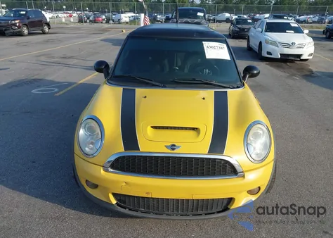 2009 Mini Cooper S from USA, damaged, VIN WMWMF73579TT98963